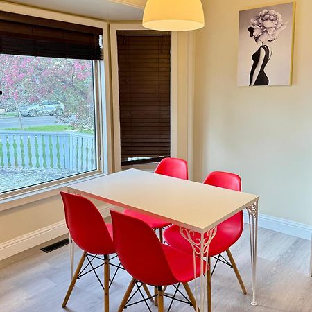 Gorgeous House&30 Second Bus Station Close C-Train& Free Parking Κάλγκαρι Εξωτερικό φωτογραφία