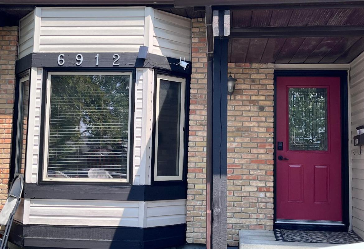 Gorgeous House&30 Second Bus Station Close C-Train& Free Parking Κάλγκαρι Εξωτερικό φωτογραφία